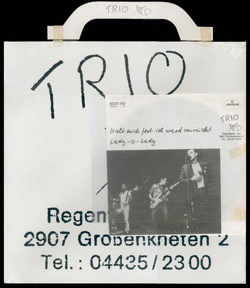 trio_tragegriff_gross.jpg trio_tragegriff_gross.jpg