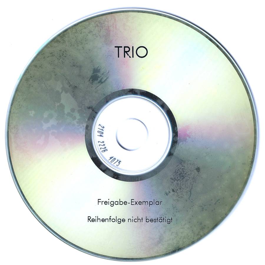 trio_demotape_cd_cd.jpg trio_demotape_cd_cd.jpg